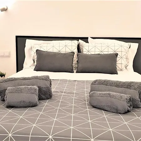 Sweet Apartment *